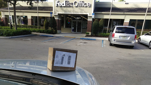 Print Shop «FedEx Office Print & Ship Center», reviews and photos, 1347 S University Dr, Plantation, FL 33324, USA