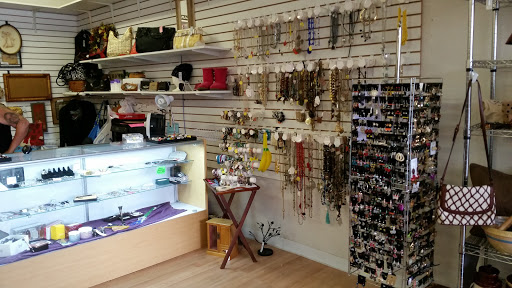 Consignment Shop «One Stop Thrift and Consignment», reviews and photos, 352 Hartford Turnpike, Vernon, CT 06066, USA