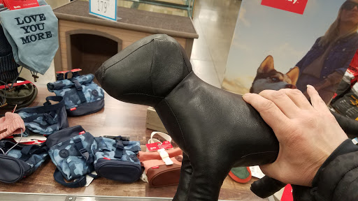 Pet Supply Store «Petco Animal Supplies», reviews and photos, 6557 N Riverside Dr, Fresno, CA 93722, USA