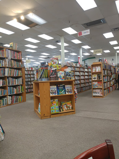 Book Store «Half Price Books», reviews and photos, 770 E Road to Six Flags St, Arlington, TX 76011, USA