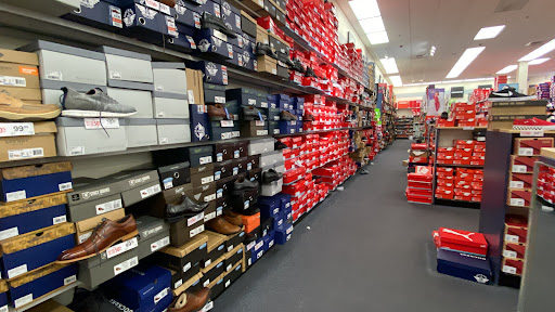 Shoe Store «Rack Room Shoes», reviews and photos, 18700 Limestone Commercial Dr, Pflugerville, TX 78660, USA