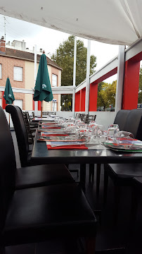 Atmosphère du Restaurant La Villa Di Giovanni à Livry-Gargan - n°11