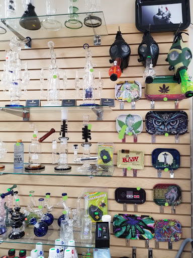 Tobacco Shop «M & I Smoke Shop», reviews and photos, 1239 S Higley Rd #104, Mesa, AZ 85206, USA