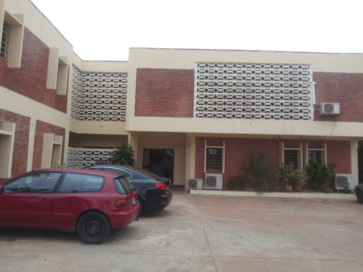 Quarter House Hotel, 2 Ogbadu Road, Ungwan Sarki Muslimi, Kaduna, Nigeria, Cable Company, state Kaduna