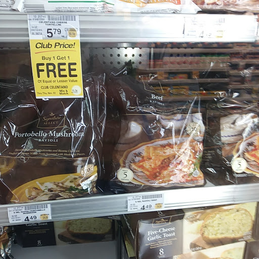 Grocery Store «Safeway», reviews and photos, 1605 E Bridge St, Brighton, CO 80601, USA