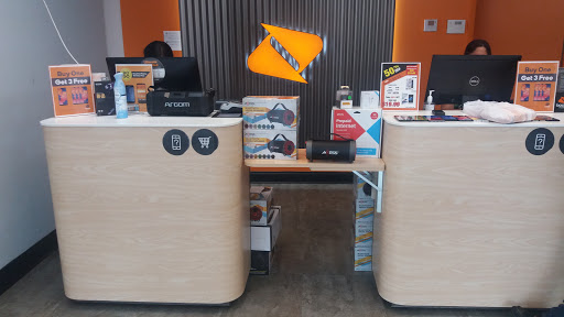 Cell Phone Store «Boost Mobile», reviews and photos, 3364 W Broward Blvd, Fort Lauderdale, FL 33312, USA