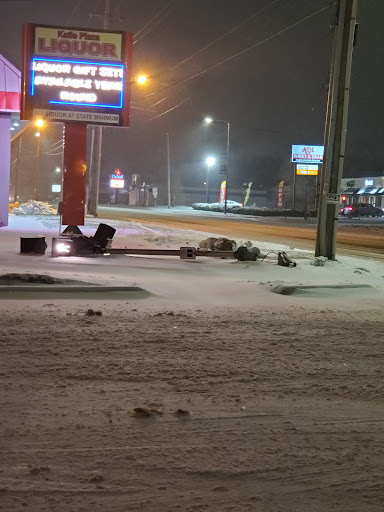 Liquor Store «Katie Plaza Discount Liquor», reviews and photos, 594 W Columbia Ave, Battle Creek, MI 49015, USA