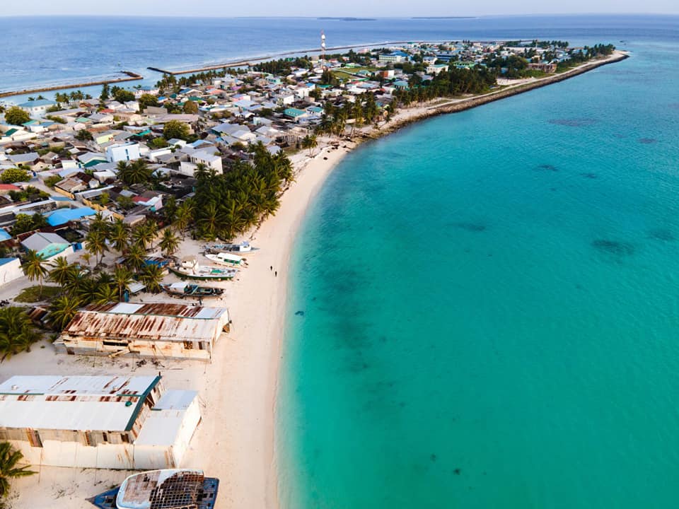 Dhidhoo beach的照片 带有长直海岸