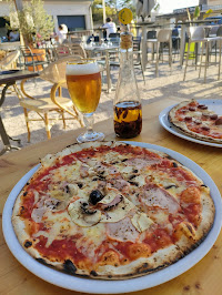 Plats et boissons du Restaurant Pizzeria les Baumelles à Saint-Cyr-sur-Mer - n°1