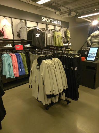 Sportswear Store «Nike», reviews and photos, 1261 Woodward Ave, Detroit, MI 48226, USA