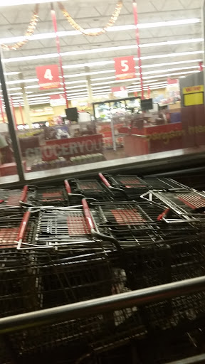 Grocery Store «Grocery Outlet Bargain Market», reviews and photos, 1130 Chester Pike, Sharon Hill, PA 19079, USA