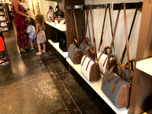 Watch Store «Fossil Outlet Store», reviews and photos, 18521 Outlet Blvd #725, Chesterfield, MO 63005, USA