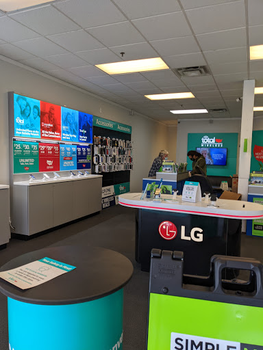 Cell Phone Store «Tracfone Wireless Exclusive Store (Cellphone Repair- iPhone Repair- Screen Repair)», reviews and photos, 10812 SE Oak St b, Portland, OR 97222, USA