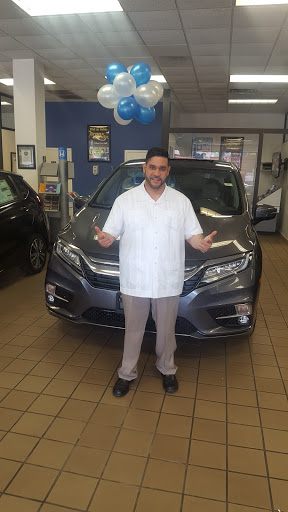 Honda Dealer «Bronx Honda», reviews and photos, 2541 E Tremont Ave, Bronx, NY 10461, USA