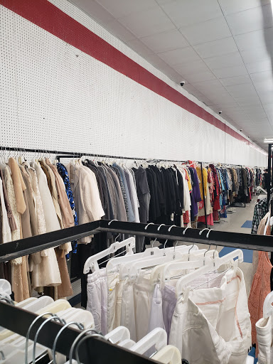 Thrift Store «Park Avenue Thrift», reviews and photos, 1021 Jesse Jewell Pkwy, Gainesville, GA 30501, USA
