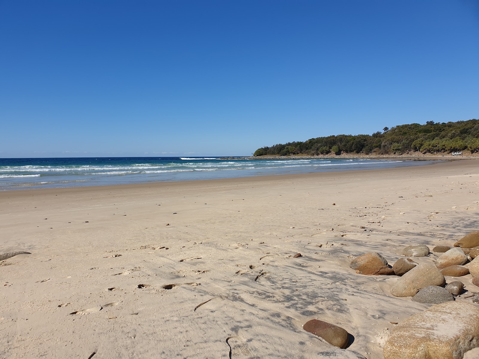 Photo de Spooky Beach avec rivage droit, long