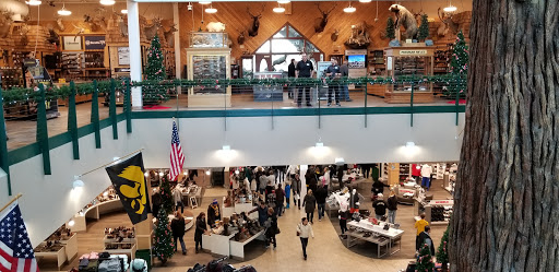 Sporting Goods Store «SCHEELS», reviews and photos, 1461 Coral Ridge Ave #1416, Coralville, IA 52241, USA