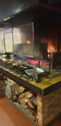 Atmosphère du Café et restaurant de grillades Grill au Feu de Bois à Domfront en Poiraie - n°2