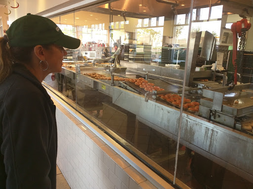 Bakery «Krispy Kreme Doughnuts», reviews and photos, 208 W 14 Mile Rd, Troy, MI 48083, USA