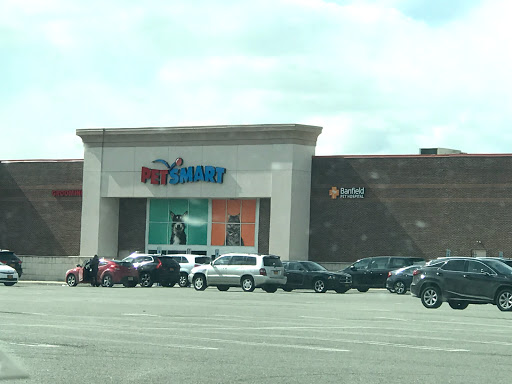 Pet Supply Store «PetSmart», reviews and photos, 4 Valley Ln W, Valley Stream, NY 11581, USA