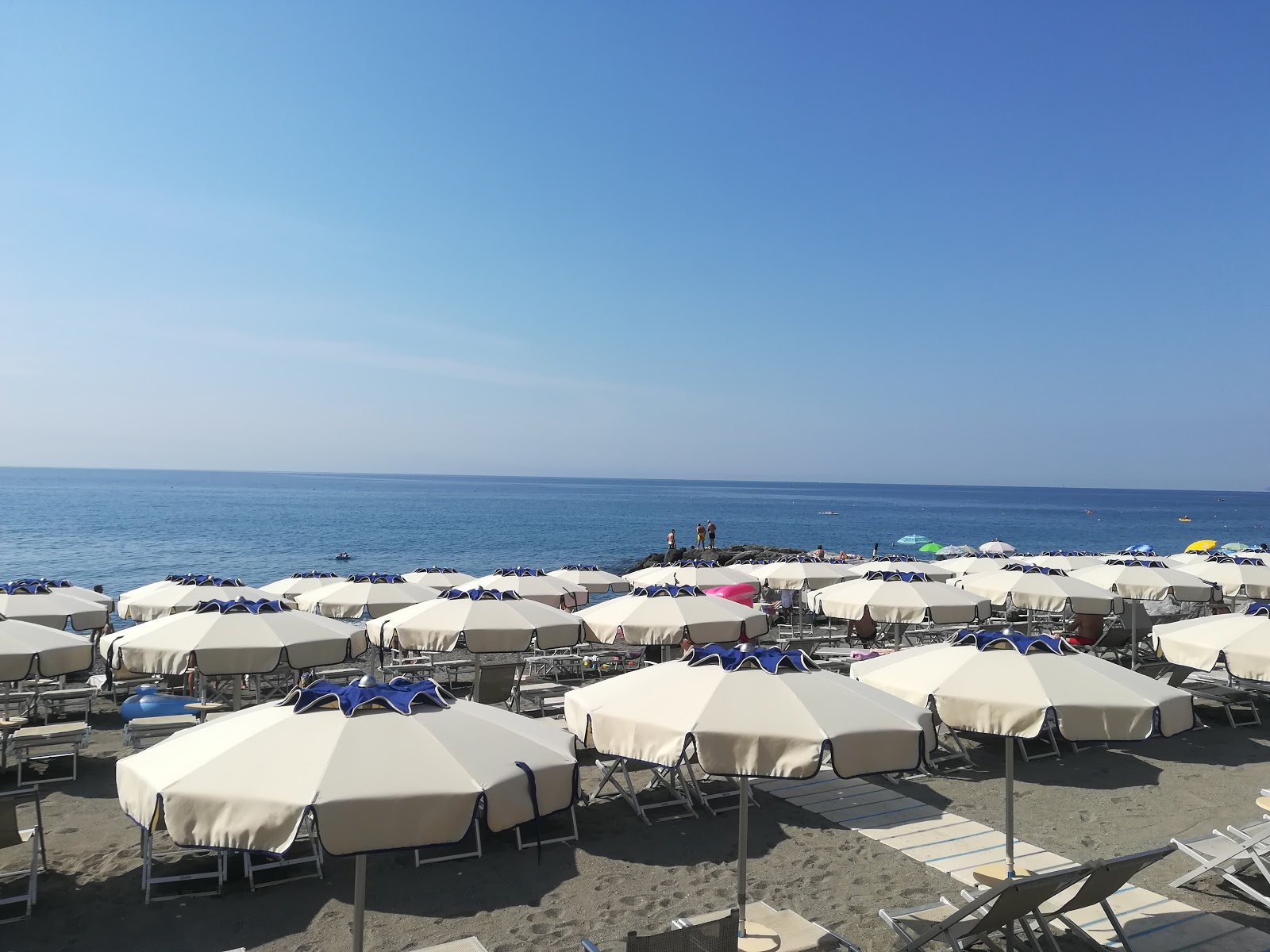 Fotografija Spiaggia Cogoleto priljubljeno mesto med poznavalci sprostitve