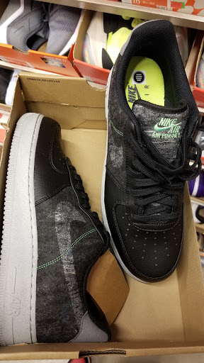 Clothing Store «Nike Factory Store», reviews and photos, 7105 Mills Civic Pkwy #140, West Des Moines, IA 50266, USA