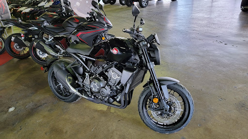 Motorcycle Dealer «Freedom Powersports Farmers Branch», reviews and photos, 13700 N Stemmons Fwy, Farmers Branch, TX 75234, USA