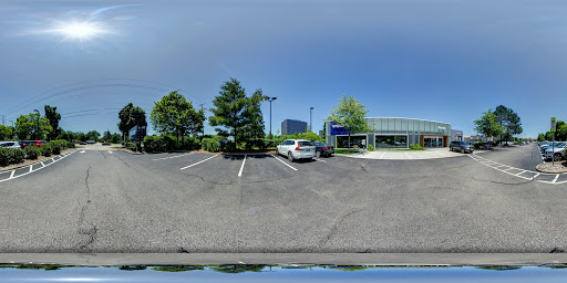 Car Dealer «Patrick Volvo», reviews and photos, 1600 E Higgins Rd, Schaumburg, IL 60173, USA