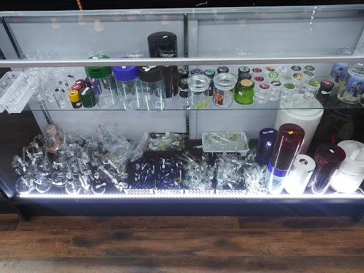 Tobacco Shop «Mr. SMOKE (smoke shop)», reviews and photos, 4347 Gunn Hwy, Tampa, FL 33618, USA