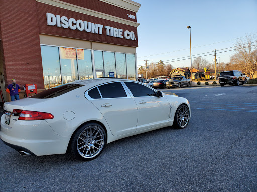 Tire Shop «Discount Tire Store - Greenville, SC», reviews and photos, 1408 Woodruff Rd, Greenville, SC 29607, USA