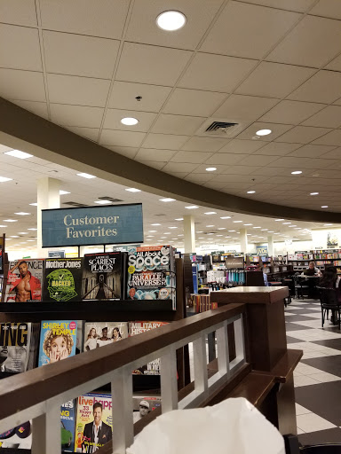 Book Store «Barnes & Noble Booksellers South Corona», reviews and photos, 2470 Tuscany St #101, Corona, CA 92881, USA