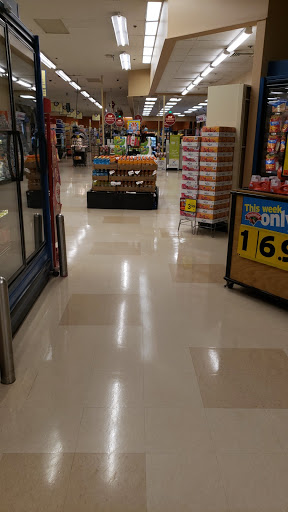 Grocery Store «Hannaford Supermarket», reviews and photos, 333 Brook St, Clinton, MA 01510, USA