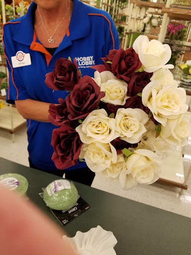 Craft Store «Hobby Lobby», reviews and photos, 6718 Gilmore Rd, Hamilton, OH 45011, USA