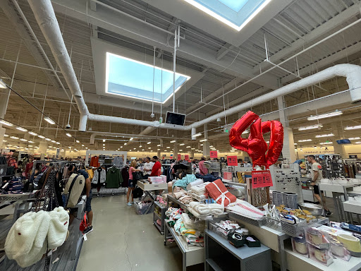 Shopping Mall «Fashion Outlets of Chicago», reviews and photos, 5220 Fashion Outlets Way, Rosemont, IL 60018, USA