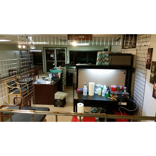 Tattoo Shop «Cross Roads Tattoo and Piercing», reviews and photos, 2070 Texas Ave, Bridge City, TX 77611, USA