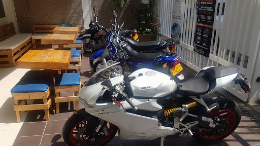 Motorbike rental (Renta y Gana)