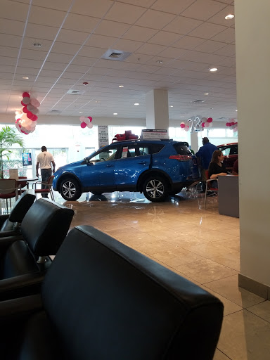 Toyota Dealer «AutoNation Toyota Weston», reviews and photos, 4050 Weston Rd, Davie, FL 33331, USA