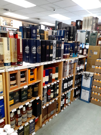 Wine Store «Norfolk Wine & Spirits», reviews and photos, 206 Dedham St, Norfolk, MA 02056, USA