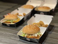 Plats et boissons du Restaurant de hamburgers POINT B Créteil à Créteil - n°1