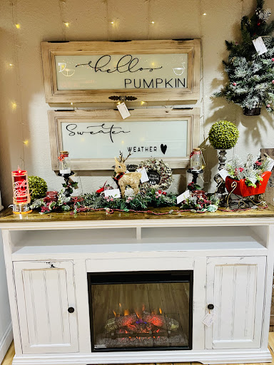 Consignment Shop «Trader Maes Decor & Artist Market», reviews and photos, 2001 Rock Springs Rd, Apopka, FL 32712, USA