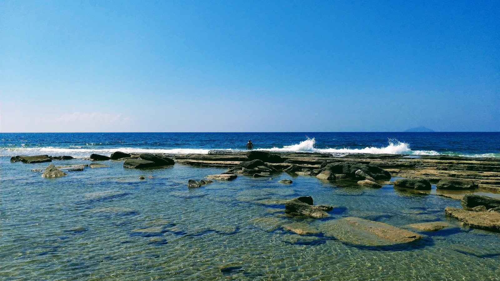 Foto von Afrathias beach mit sehr sauber Sauberkeitsgrad