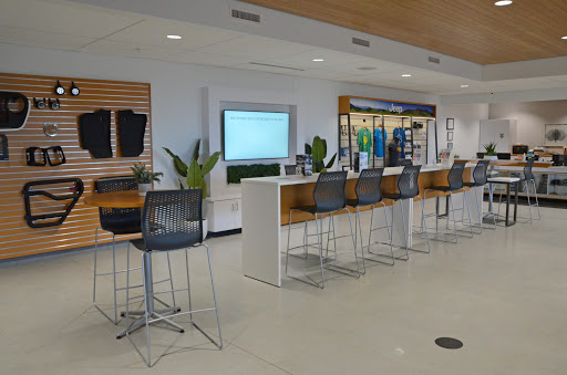 Car Dealer «Elgin Chrysler Dodge Jeep Ram», reviews and photos, 1010 E Chicago St, Elgin, IL 60120, USA