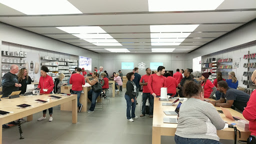 Computer Store «Apple Altamonte», reviews and photos, 451 E Altamonte Dr, Altamonte Springs, FL 32701, USA