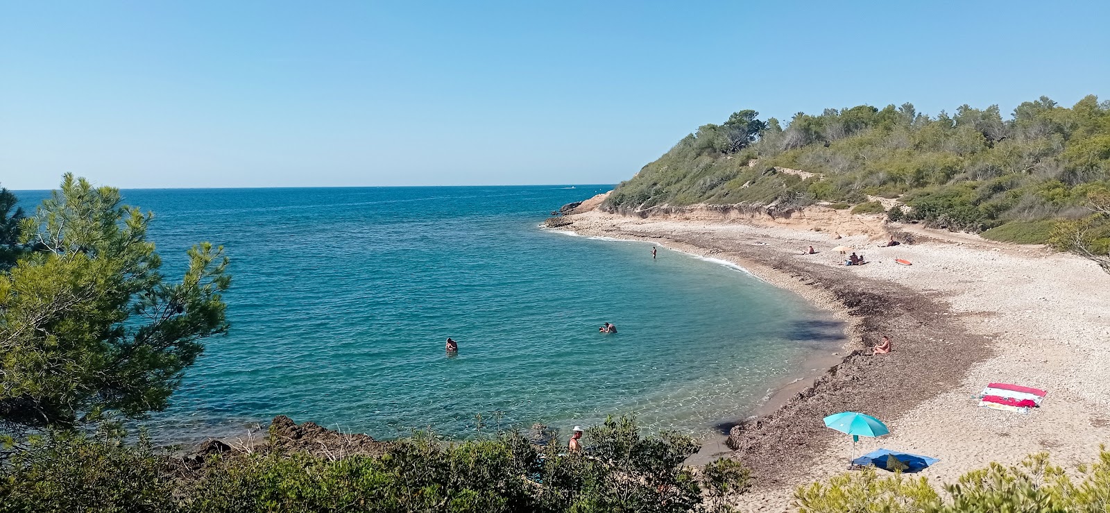 Photo de Platja del Torrent del Pi avec un rivage spacieux