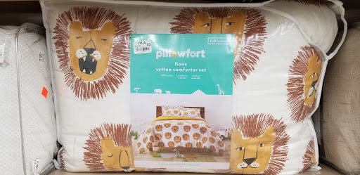 Discount Store «Discount Fashion Warehouse Kettering», reviews and photos, 2836 Wilmington Pike, Kettering, OH 45419, USA