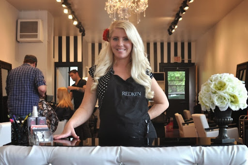 Beauty Salon «Get Dolled Up Beauty lounge», reviews and photos, 4312 N Oakland Ave, Shorewood, WI 53211, USA