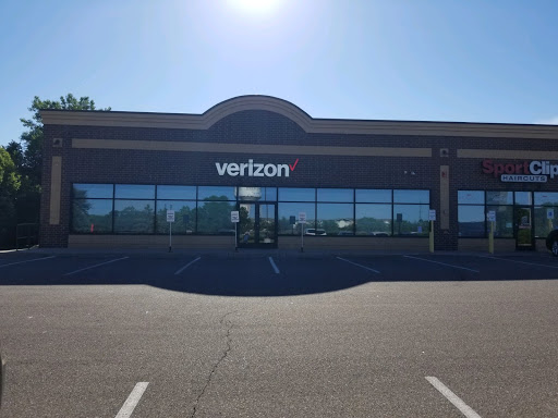 Cell Phone Store «Verizon», reviews and photos, 8045 Flying Cloud Dr #100, Eden Prairie, MN 55344, USA