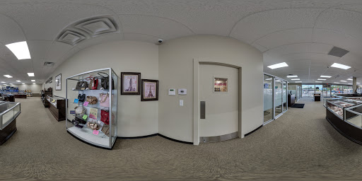 Pawn Shop «Braswell & Son Pawnbrokers», reviews and photos, 244 W Oak St, Conway, AR 72032, USA