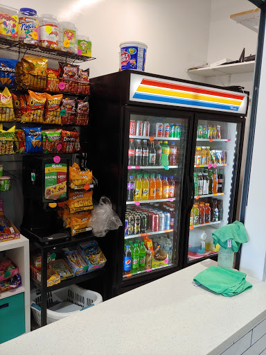 Laundromat «Love Laundry Howe/El Camino», reviews and photos, 2410 Howe Ave, Sacramento, CA 95825, USA