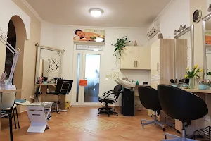 Beauty Beauty Salon image